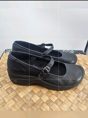 Keen Black Mary Jane Sandals Size 11